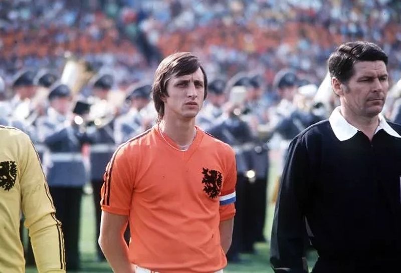 Johan Cruyff, biểu tượng của lối chơi tổng lực