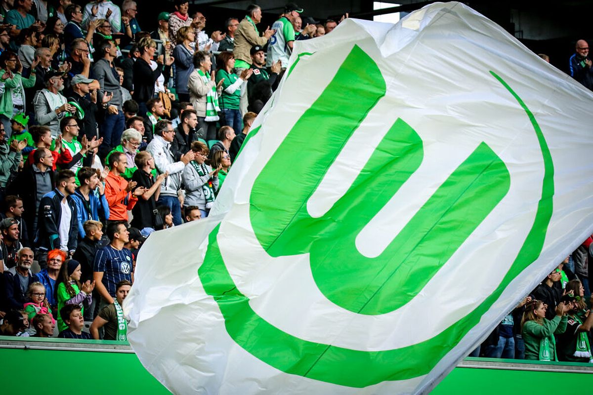 Wolfsburg - Hàng phòng ngự và tấn công